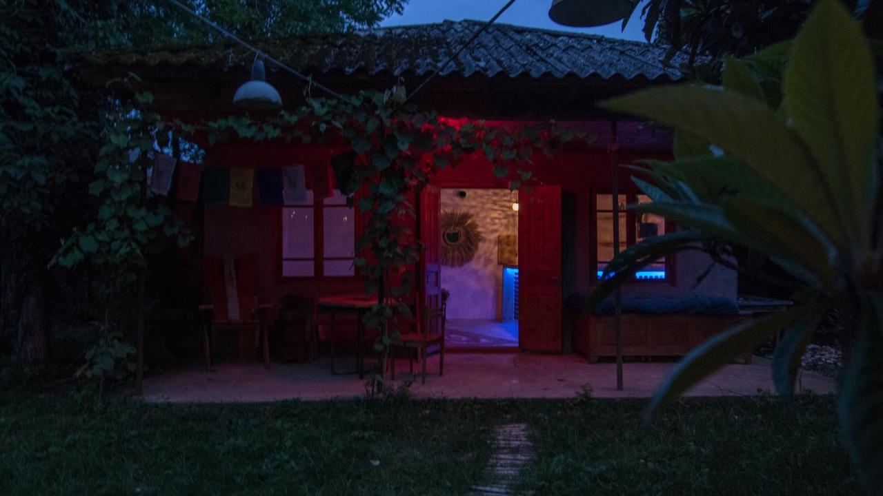 Karma Hostel มาร์ทวิลิ ภายนอก รูปภาพ