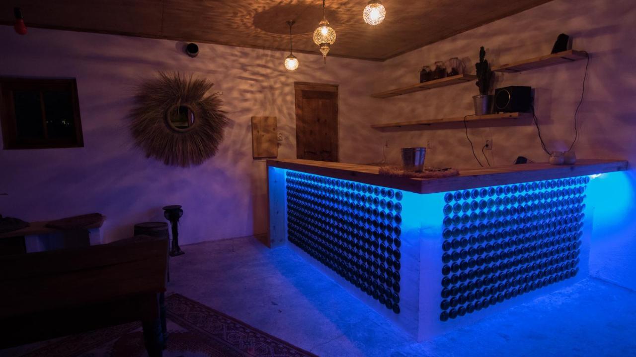 Karma Hostel มาร์ทวิลิ ภายนอก รูปภาพ