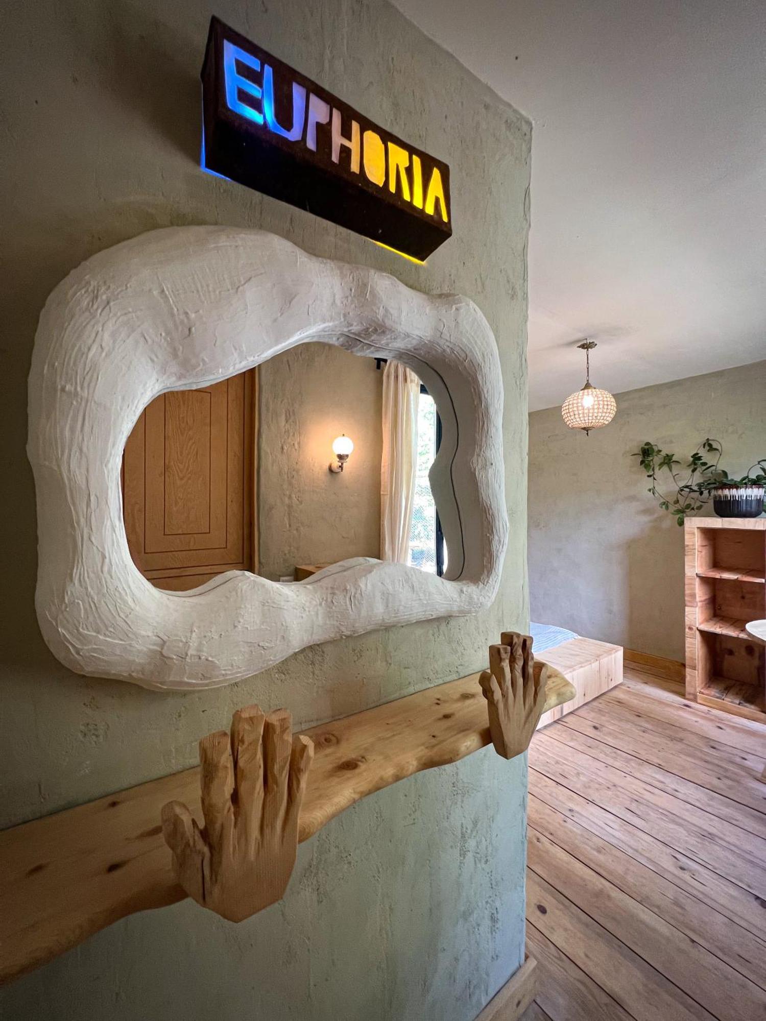 Karma Hostel มาร์ทวิลิ ภายนอก รูปภาพ