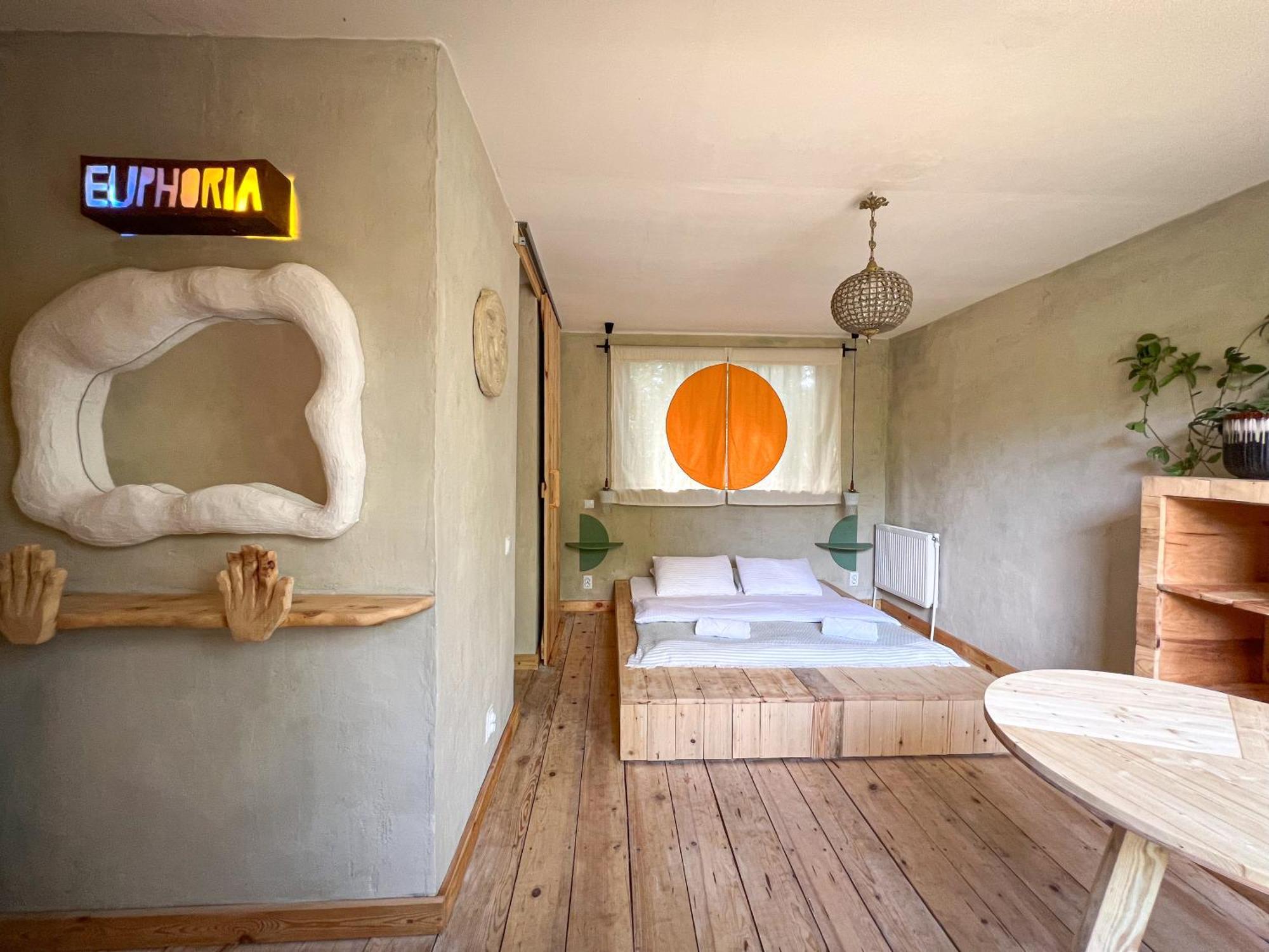 Karma Hostel มาร์ทวิลิ ภายนอก รูปภาพ