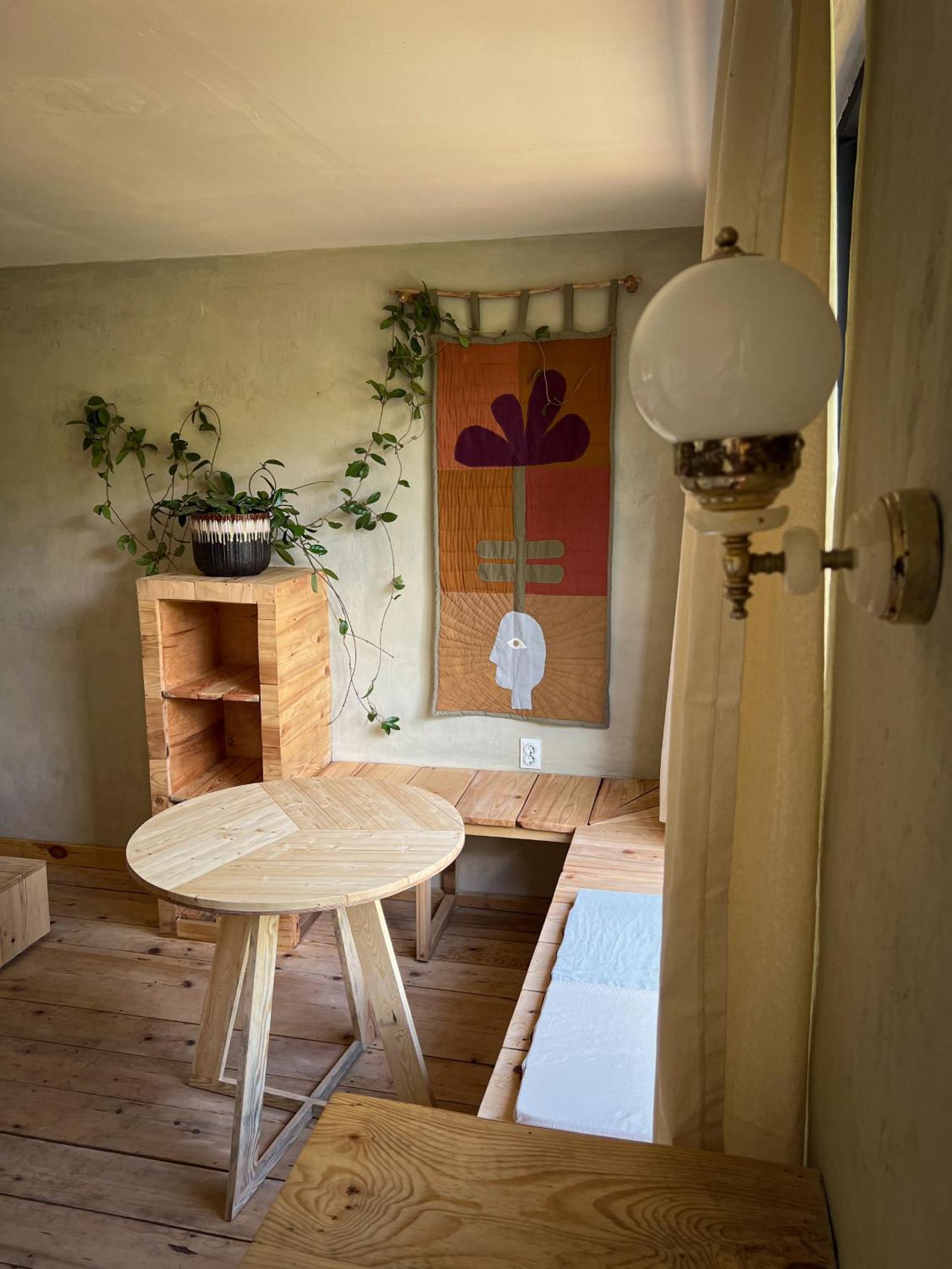 Karma Hostel มาร์ทวิลิ ภายนอก รูปภาพ