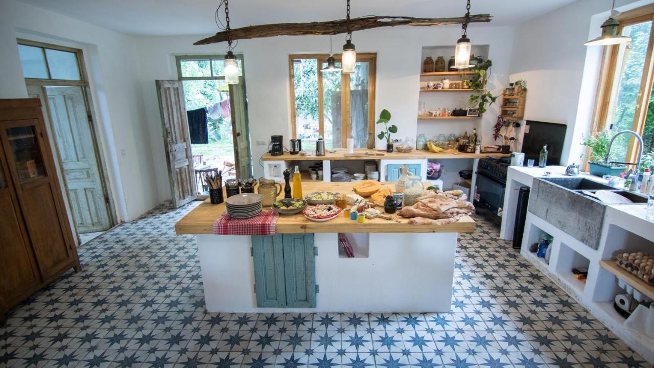 Karma Hostel มาร์ทวิลิ ภายนอก รูปภาพ